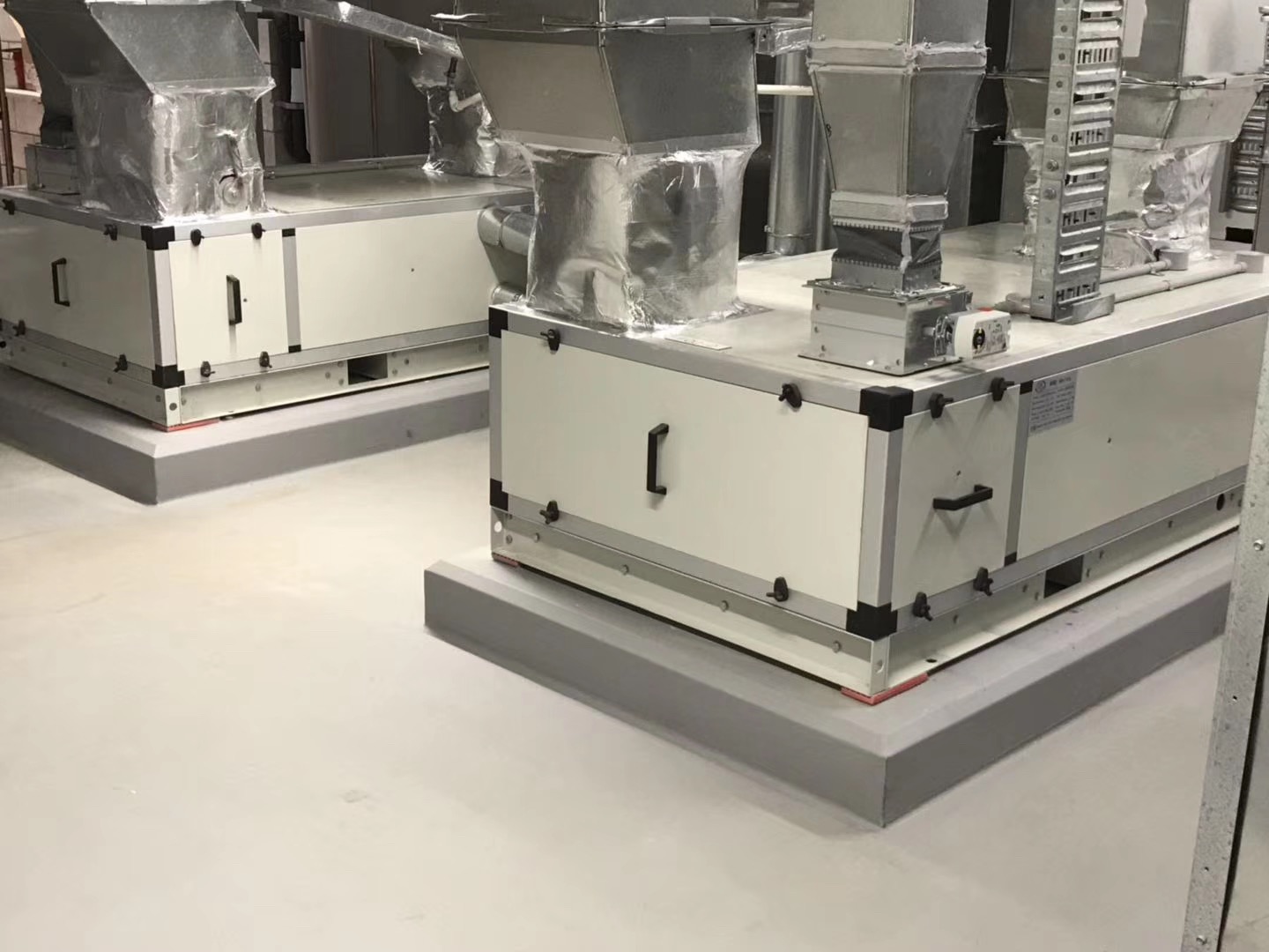 空气处理机现场安装图